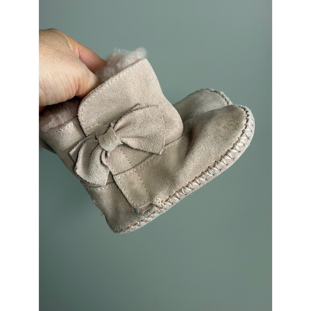 UGG Jesse Bow II Baby Boots Pink Suede Sheepskin Booties Size 2/3 1013298I
